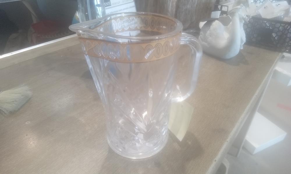 PICHET VERRE A EAU BORDURE DOREE 1ANSE