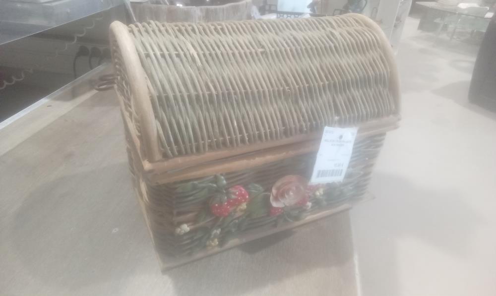 MALLE EN OSIER PM DECOR AUX FRAISES