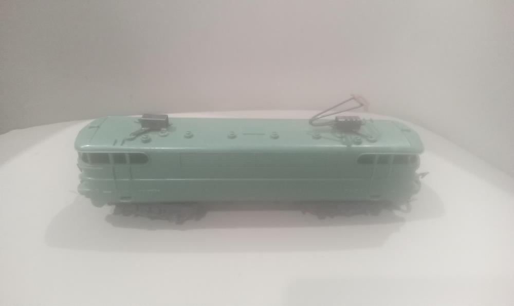 LOCOMOTIVE GEGE BB9240 EN L'ETAT