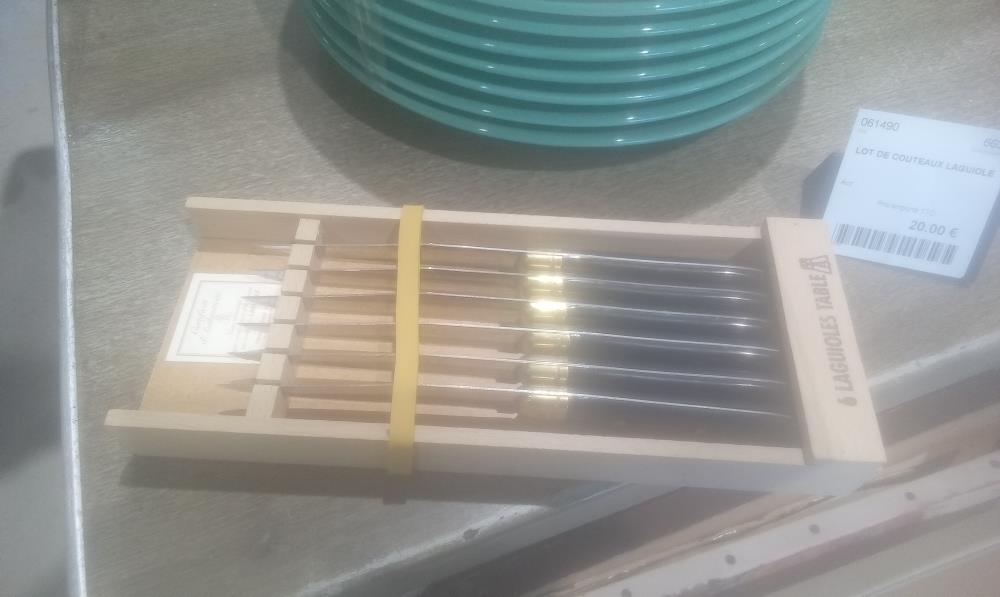 LOT DE COUTEAUX LAGUIOLE