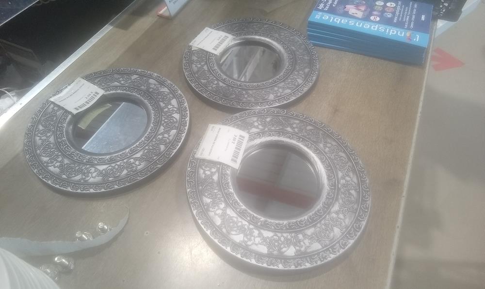 MIROIR PM EN RESINE GRISE