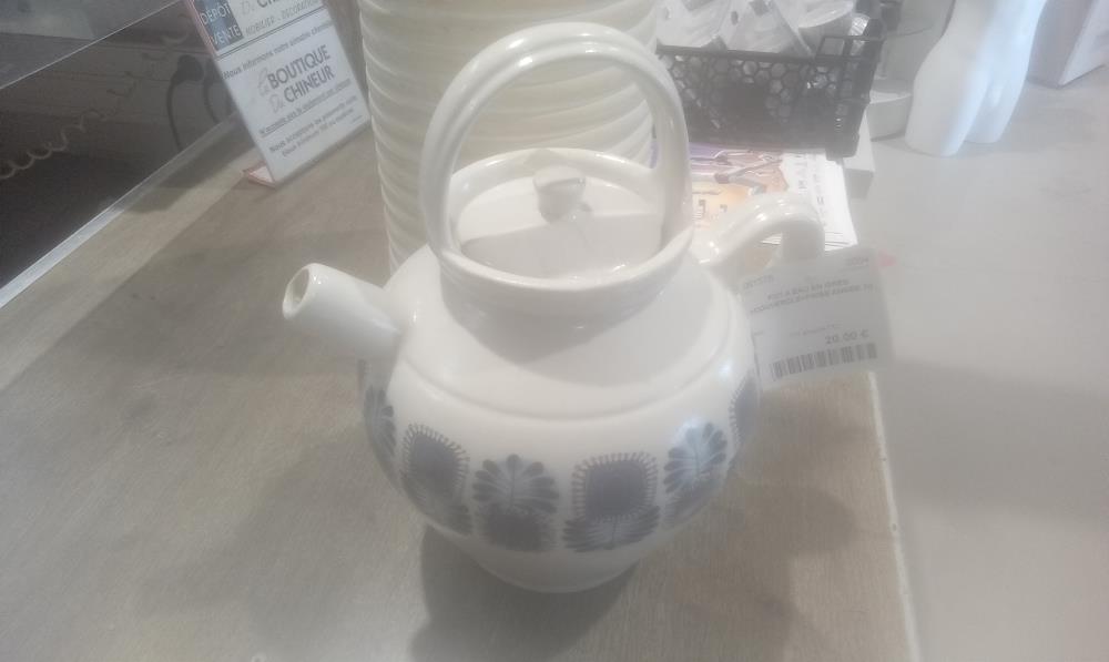 POT A EAU EN GRES +COUVERCLE+FRISE ANNEE 70