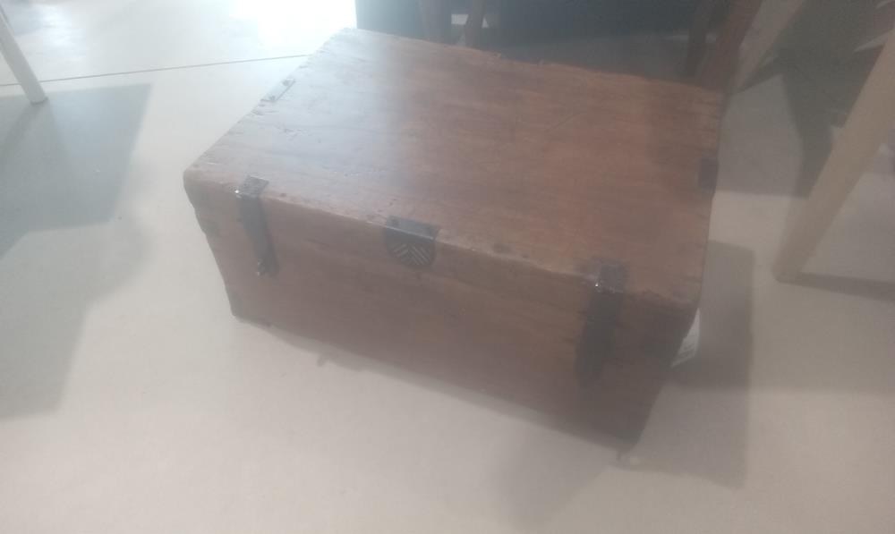 MALLE ANCIENNE BOIS ET METAL GM