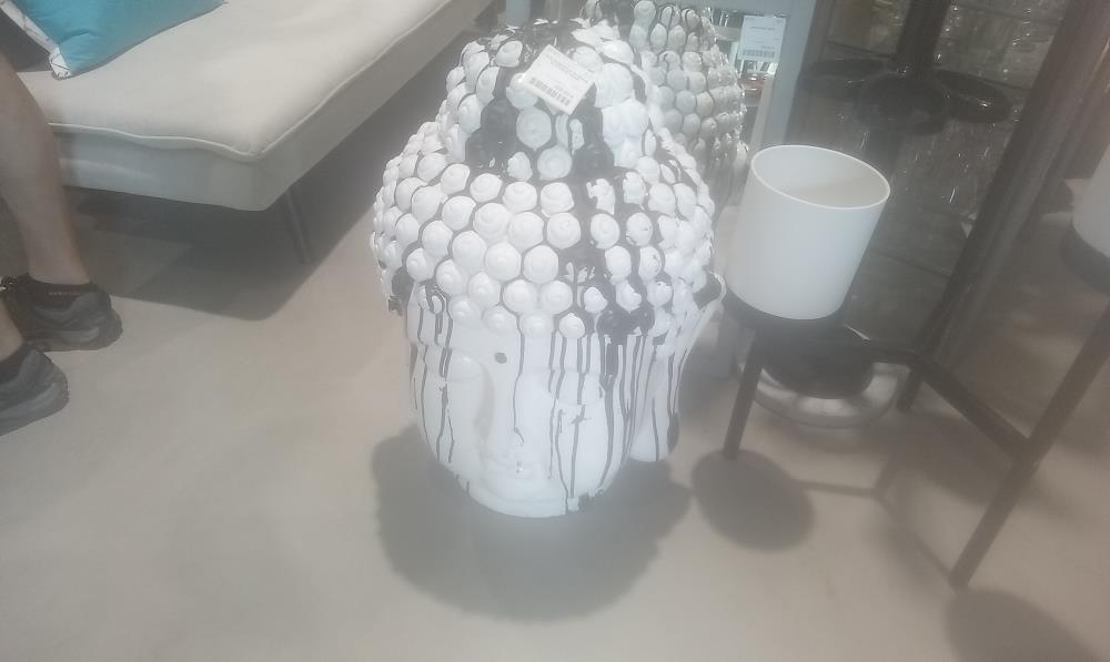 TETE DE BOUDDHA EN RESINE BLANCHE ET NOIRE