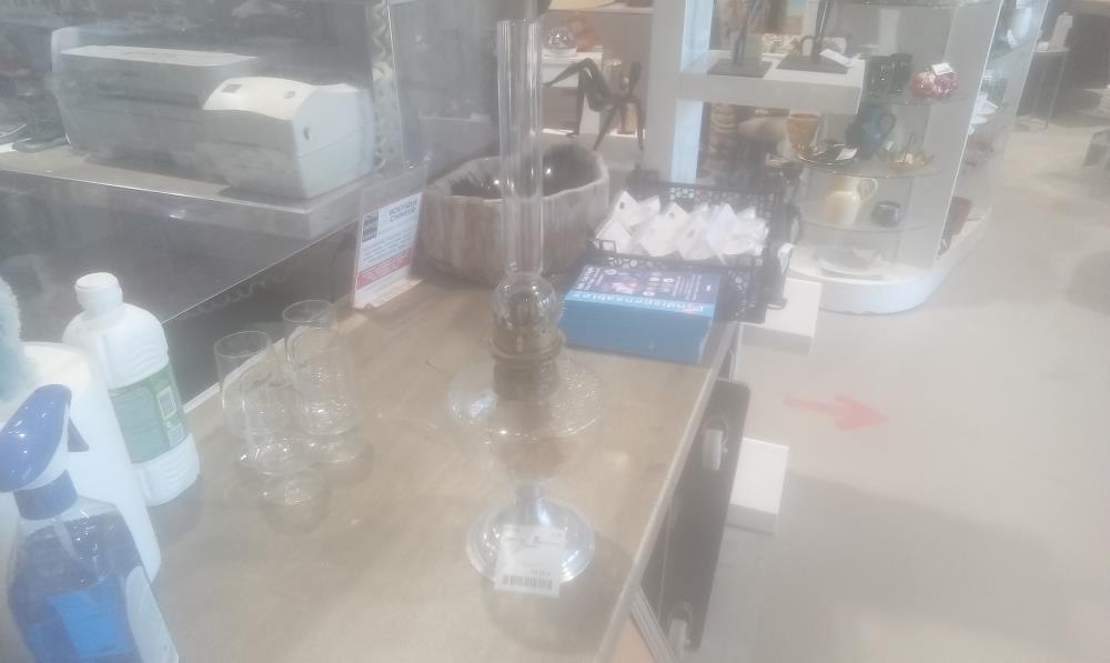 LAMPE A HUILE BASE ETAIN ET VERRE
