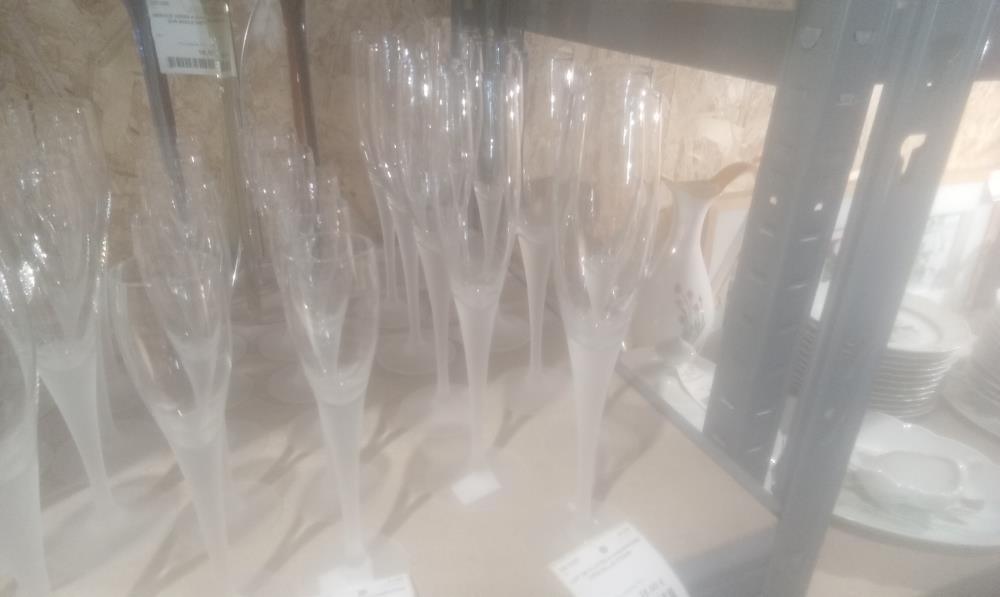 LOT DE FLUTES A CHAMPAGNE CRISTALLIN 2TONS