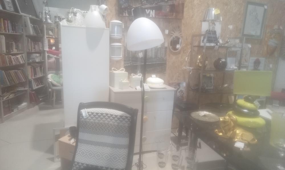 LAMPADAIRE METAL +ABATJOUR PVC BLANC