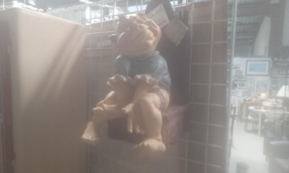 LOUIS SUR SON TRONE PORTE PAPIER EN RESINE NUMEROTE