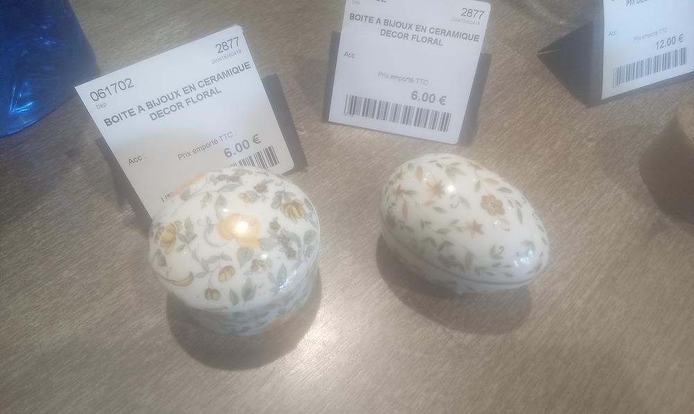 BOITE A BIJOUX EN CERAMIQUE DECOR FLORAL