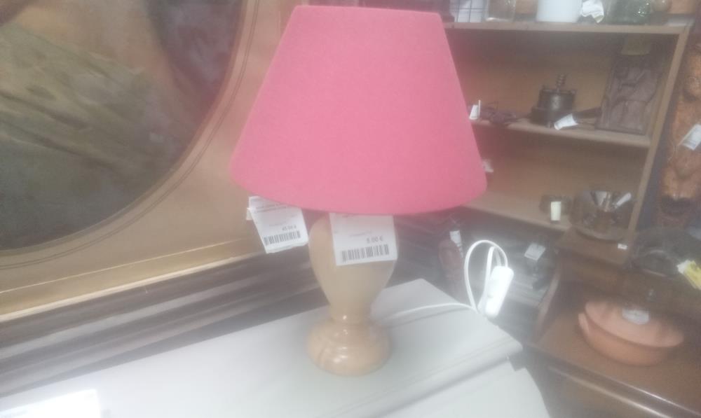 LAMPE DE CHEVET PIN ET ABATJOUR ROUGE