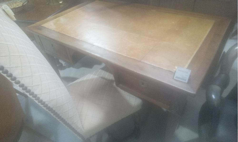 BUREAU LOUIS PHILIPPE DESSUS CUIR +2 TIROIRS