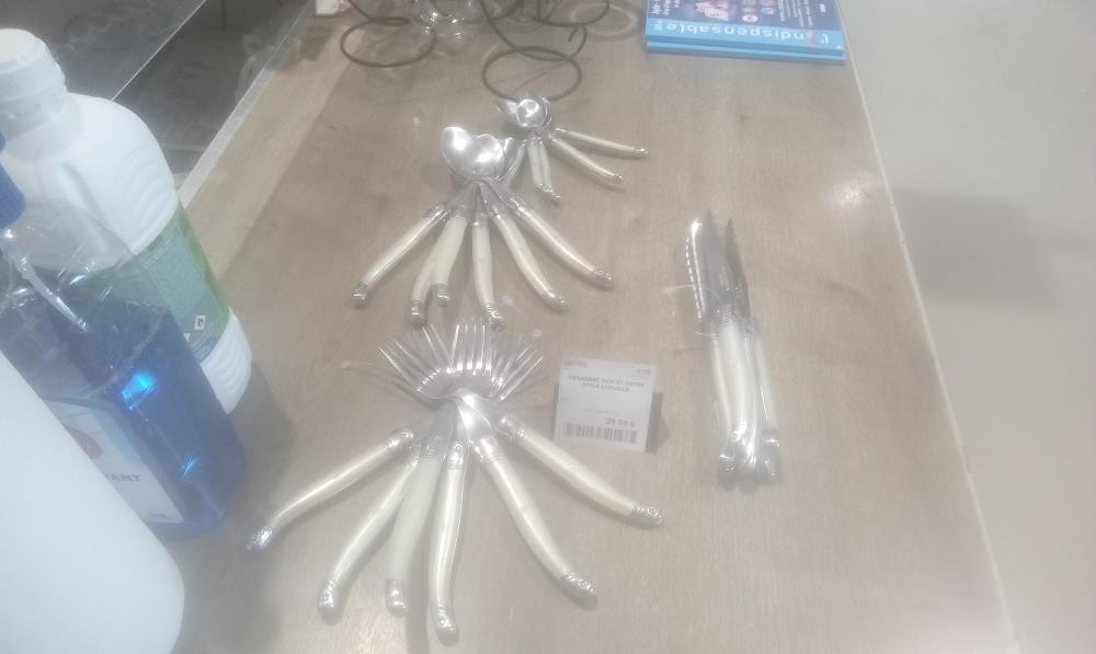 MENAGERE INOX ET NACRE STYLE LAGUIOLE