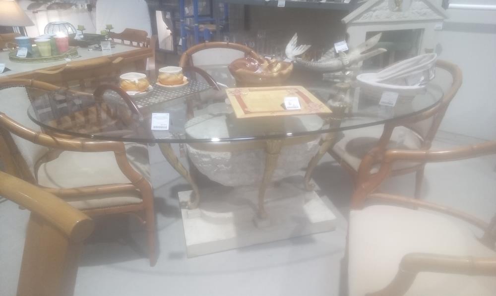 TABLE PIED EN RESINE ET DORURE+PLATEAU OVALE EN VERRE BISEAUTE