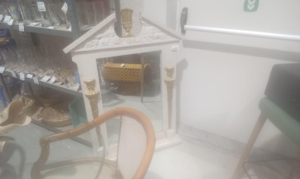 MIROIR EN RESINE ET DORURE
