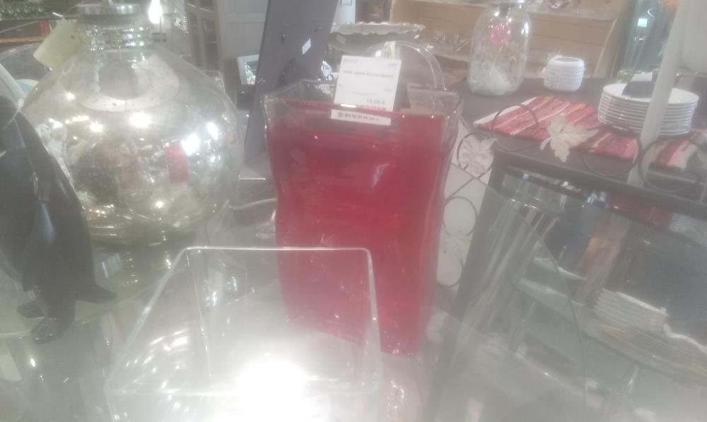 VASE VERRE ROUGE DESIGN