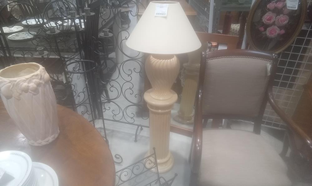 COLONNE CERAMIQUE+LAMPE ASSORTIE