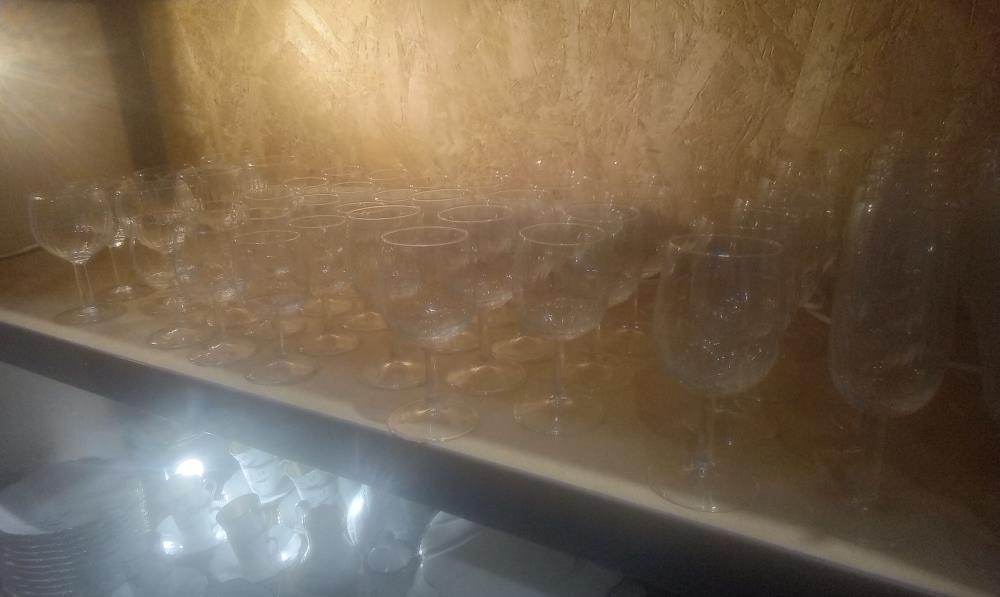 SERVICE VERRE A PIED AVEC STRILLE