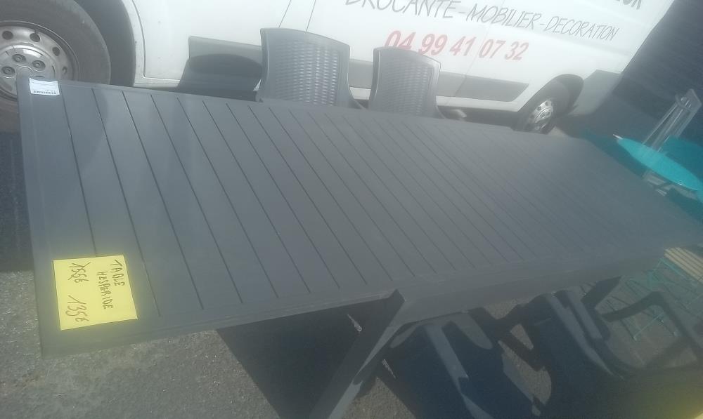 TABLE METAL HESPERIDE DE JARDIN