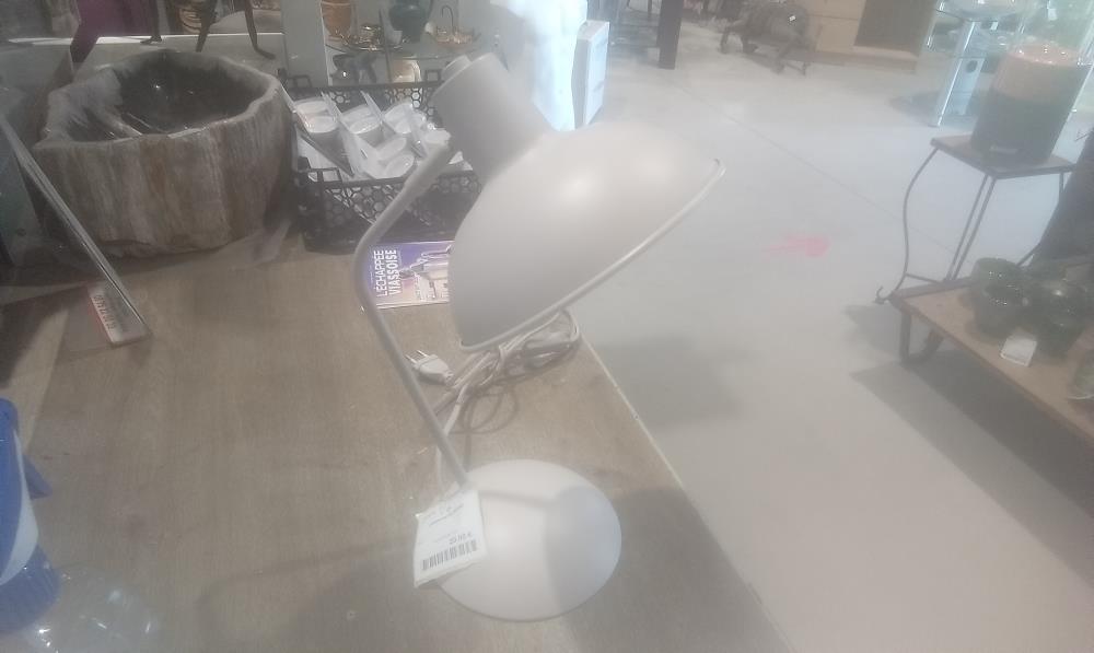 LAMPE METAL BEIGE