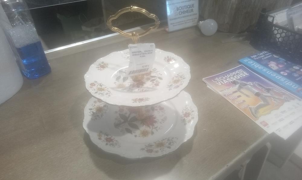 SERVITEUR PORCELAINE X2 NIVEAUX ET METAL DECOR FLORAL