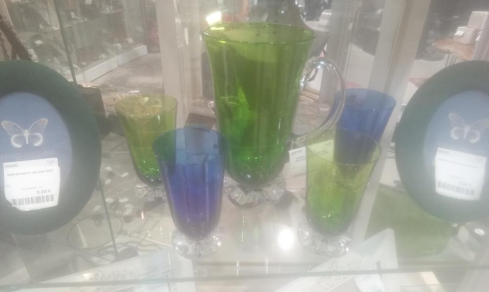 CARAFE+5 VERRES PIED FESTONNES ET COULEUR