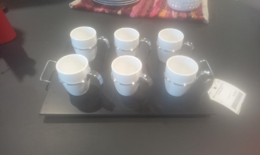SET A CAFE CERAMIQUE ET PLATEAU NOIR