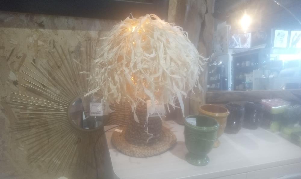 LAMPE RAFFIA PIED TRESSE