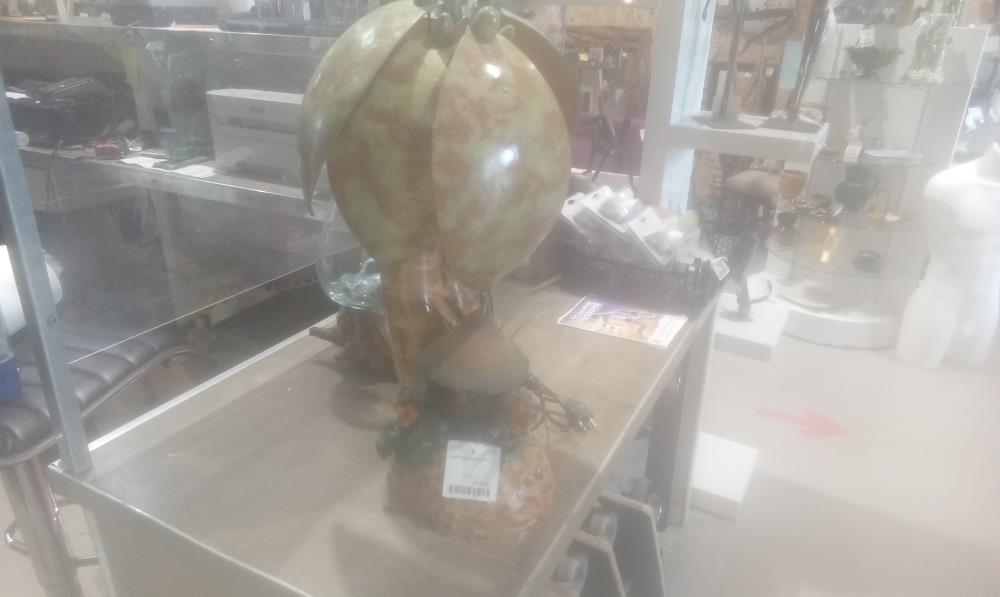 LAMPE EN COCO AVEC HUTTE