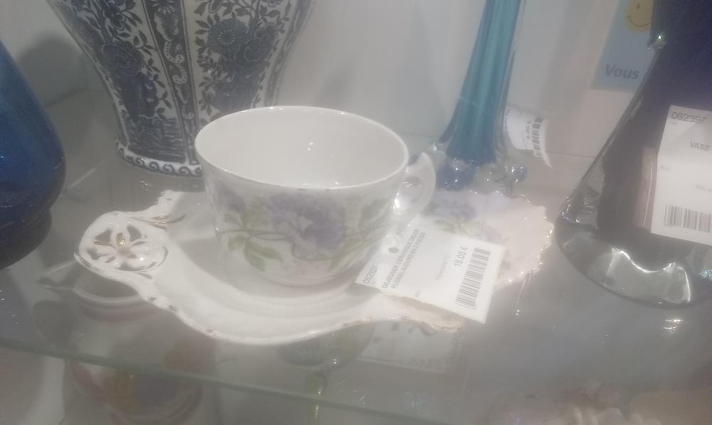 DEJEUNER CERAMIQUE DECOR FLORAL AJOURE EN 2 PIECES