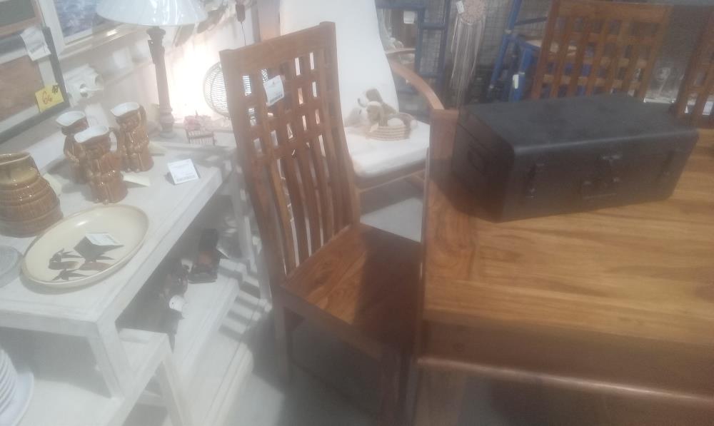 LOT DE 6 CHAISES EN TECK MASSIF