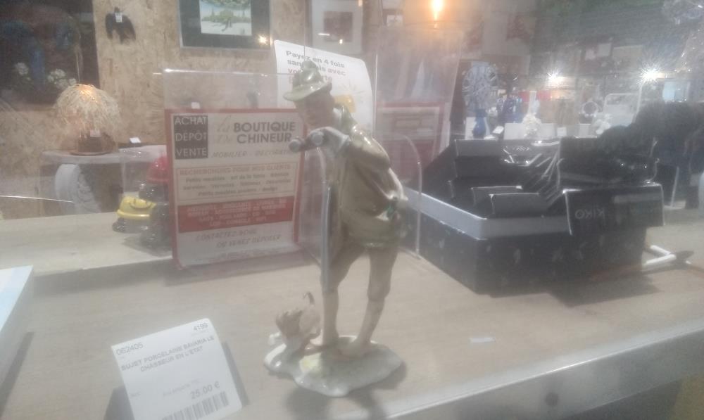 SUJET PORCELAINE BAVARIA LE CHASSEUR EN L'ETAT