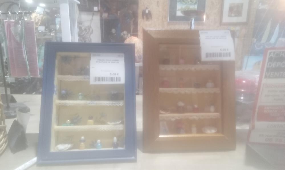 TABLEAU SOUS VERRE MINIATURE DE PARFUM