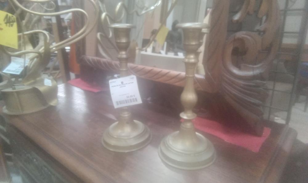 PAIRE DE BOUGEOIR LAITON ANCIEN