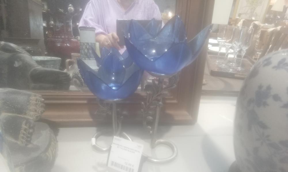 BOUGEOIR 2 BRANCHES METAL ET TULIPES BLEUES