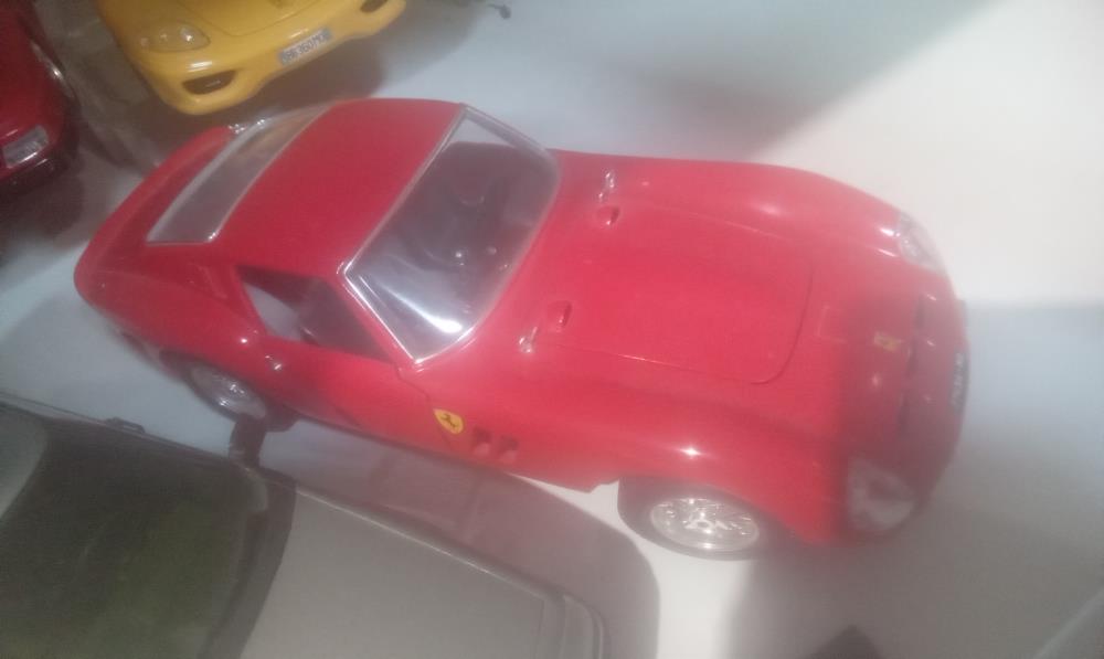 VOITURE FERRARI GTO 1:18 BURAGO