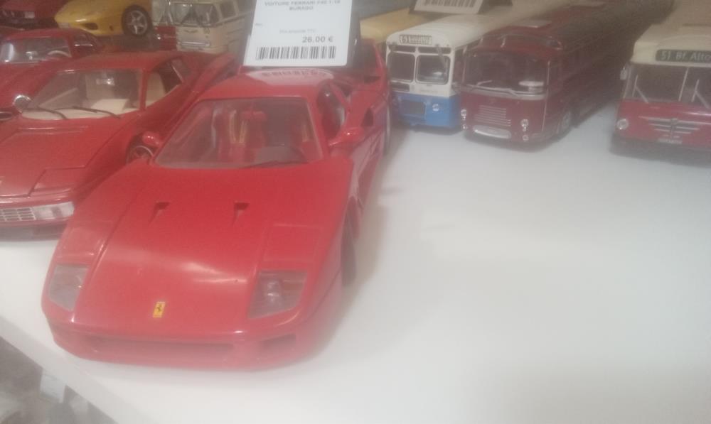 VOITURE FERRARI F40 1:18 BURAGO