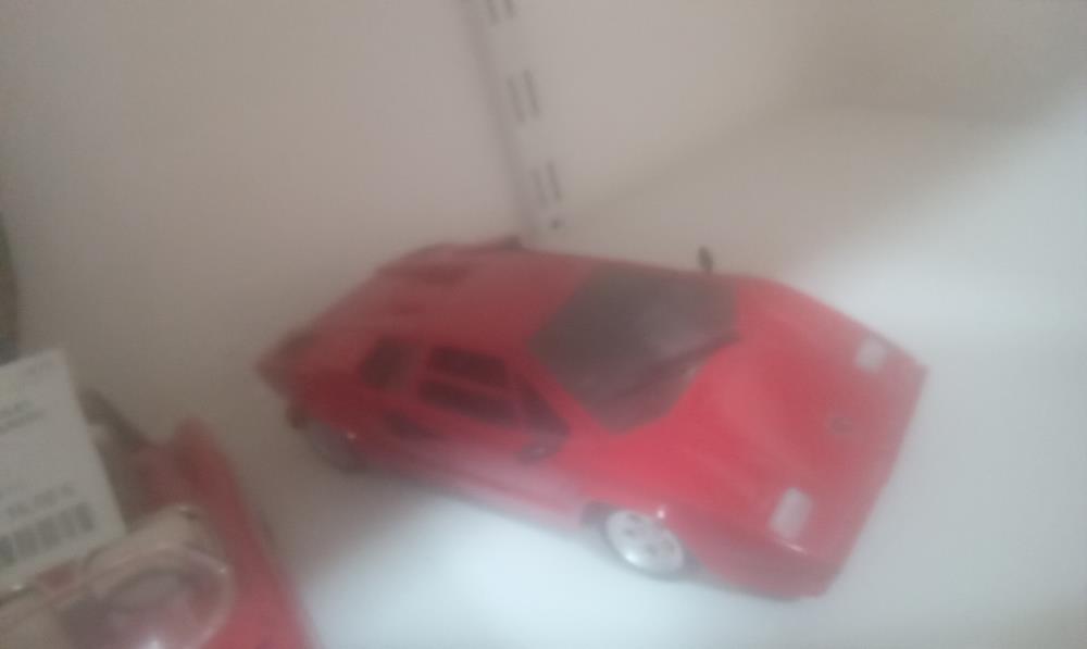 VOITURE  LAMBORGHINI CONTACH 1:18 POLISTIL