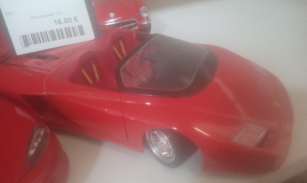 VOITURE FERRARI MYTHOS 1:18 GUILOY