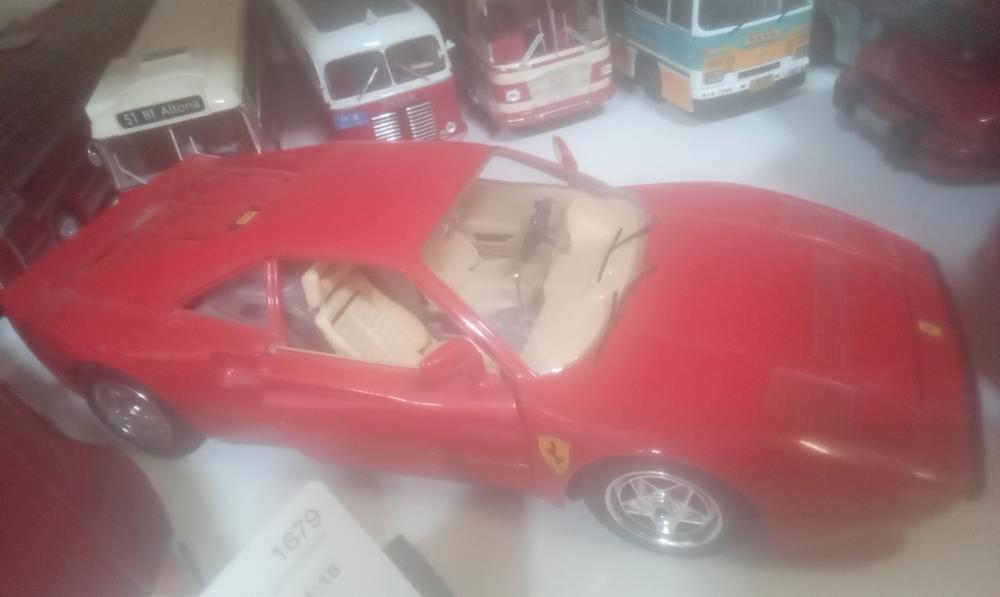 VOITURE FERRARI GTO 1:18 BURAGO