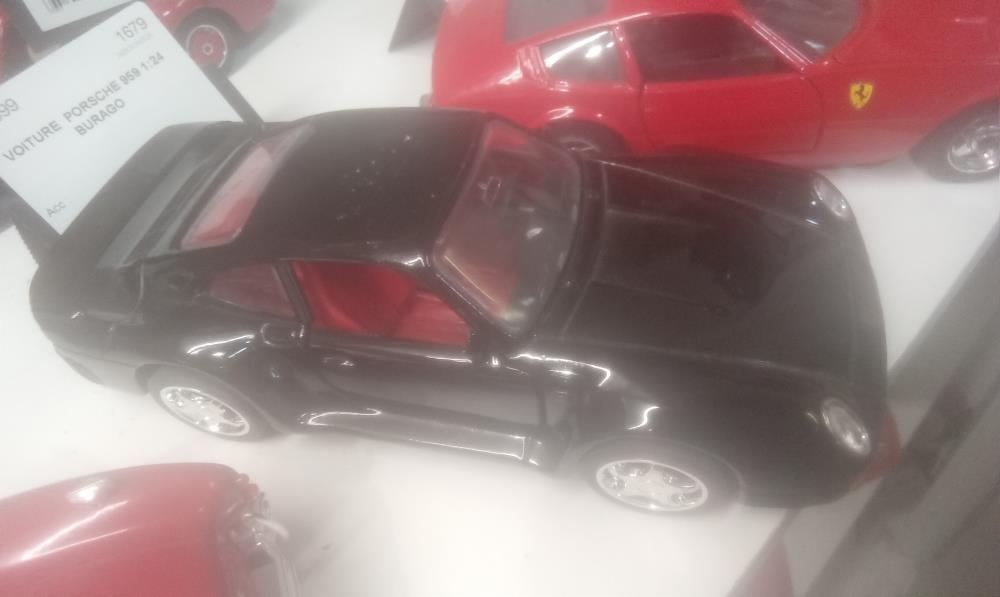 VOITURE  PORSCHE 959 1:24 BURAGO