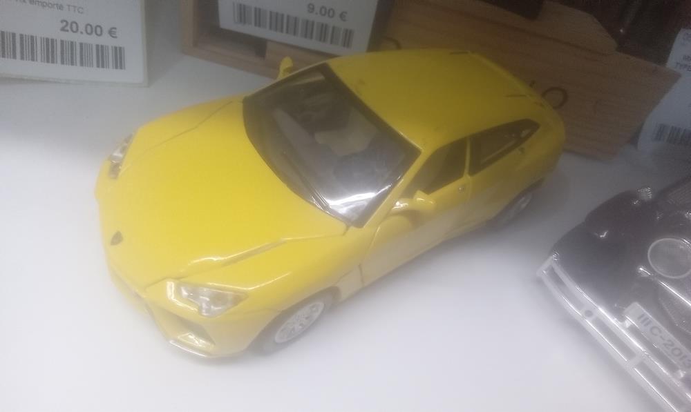 VOITURE  LAMBORGHINI URUS CHINE