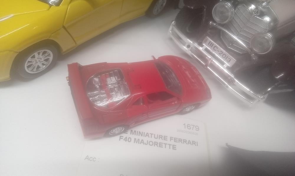 VOITURE MINIATURE FERRARI F40 MAJORETTE