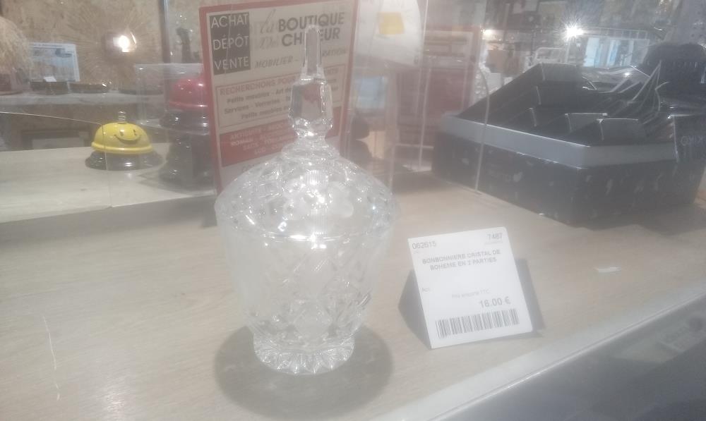 BONBONNIERE CRISTAL DE BOHEME EN 2 PARTIES