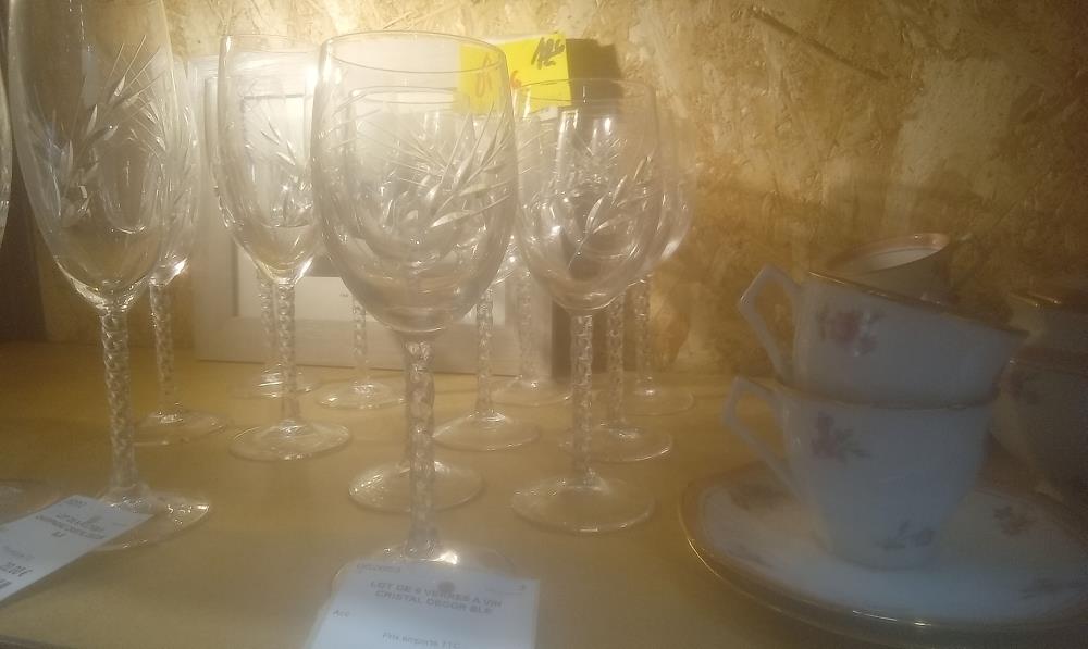 LOT DE 6 VERRES A VIN CRISTAL DECOR BLE