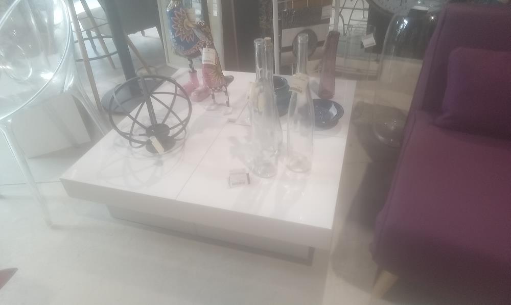 TABLE BASSE DESIGN LAQUE BLANCHE AVEC 4 RANGEMENTS
