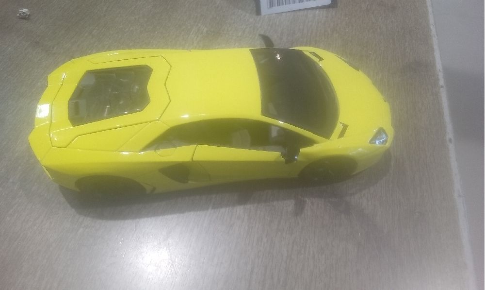 VOITURE 1/24 MAISTO LAMBORGHINI AVENTADOR