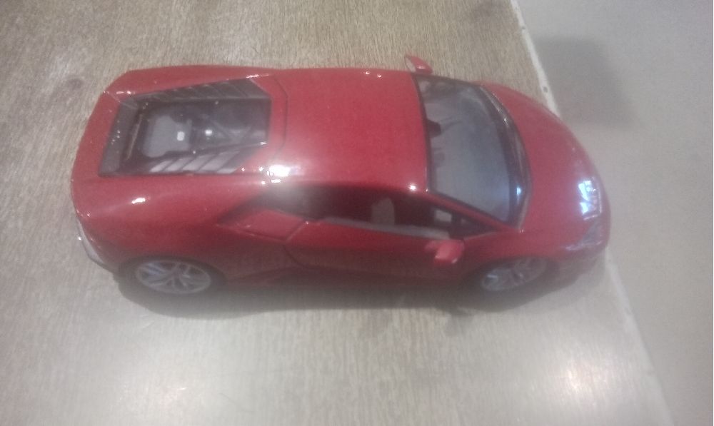 VOITURE 1/24 WELLY HURACAN