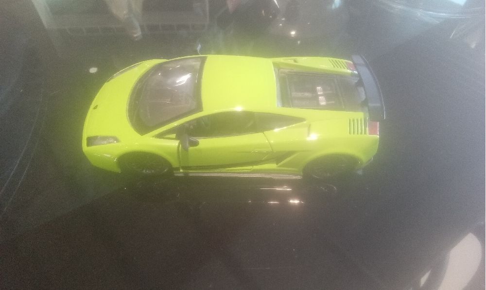 VOITURE 1/24  BURAGO GALLARDO