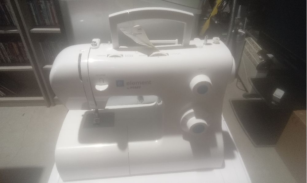 MACHINE A COUDRE PFAFF 1070S