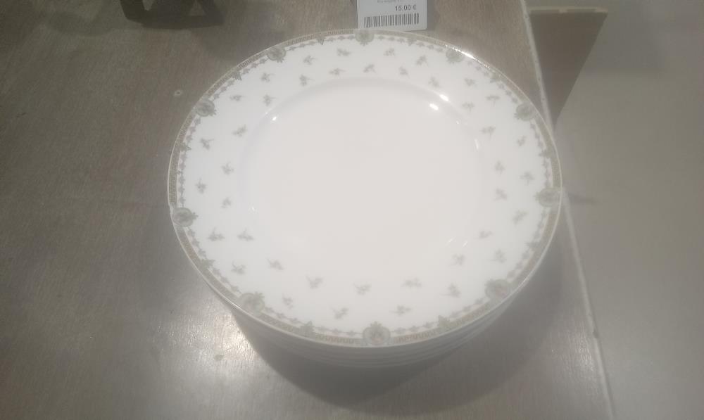 LOT D'ASSIETTES PORCELAINE DE LIMOGES DECOR FLORAL